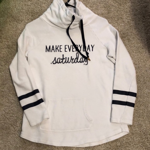 crown & ivy Tops - Crown and ivy size M sweatshirt super cute EUC